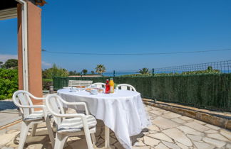 Photo 2 - 1 bedroom Apartment in Fréjus with garden and terrace