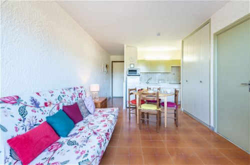 Foto 4 - Apartamento de 1 quarto em Cavalaire-sur-Mer com jardim e vistas do mar