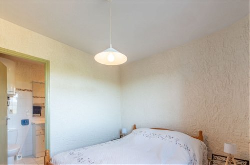 Foto 11 - Appartamento con 1 camera da letto a Cavalaire-sur-Mer con giardino e vista mare