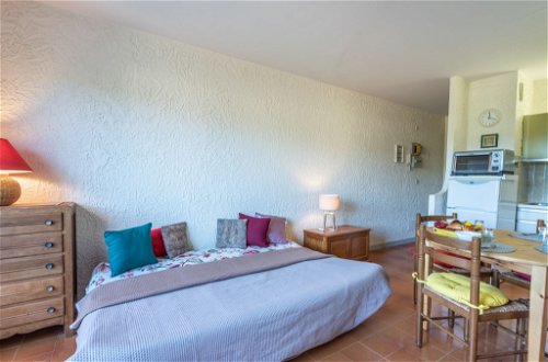 Foto 8 - Apartamento de 1 quarto em Cavalaire-sur-Mer com jardim e vistas do mar
