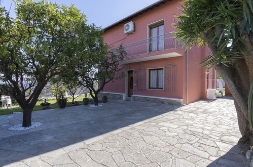 Photo 35 - 5 bedroom House in Diano Castello with garden