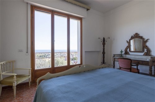 Foto 14 - Casa con 5 camere da letto a Diano Castello con vista mare