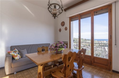 Foto 3 - Casa de 5 habitaciones en Diano Castello con vistas al mar