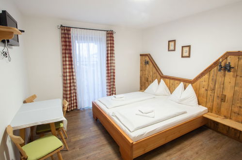 Foto 4 - Appartamento con 2 camere da letto a Pfarrwerfen con sauna e vista sulle montagne