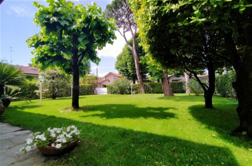 Photo 6 - 6 bedroom House in Forte dei Marmi with garden and sea view