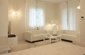 Photo 2 - 6 bedroom House in Forte dei Marmi with garden