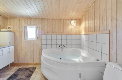 Foto 15 - Haus mit 4 Schlafzimmern in Tarm mit terrasse und sauna