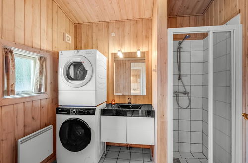 Foto 11 - Casa de 4 quartos em Tarm com terraço e sauna