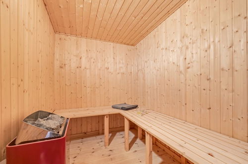 Foto 12 - Casa de 4 quartos em Tarm com terraço e sauna