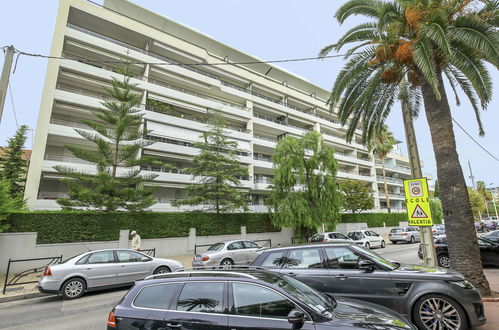 Foto 19 - Apartamento de 1 habitación en Cannes con jardín y vistas al mar