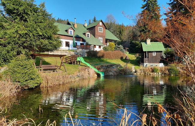 Casa de 4 quartos em Desná com jardim e sauna - Foto 1