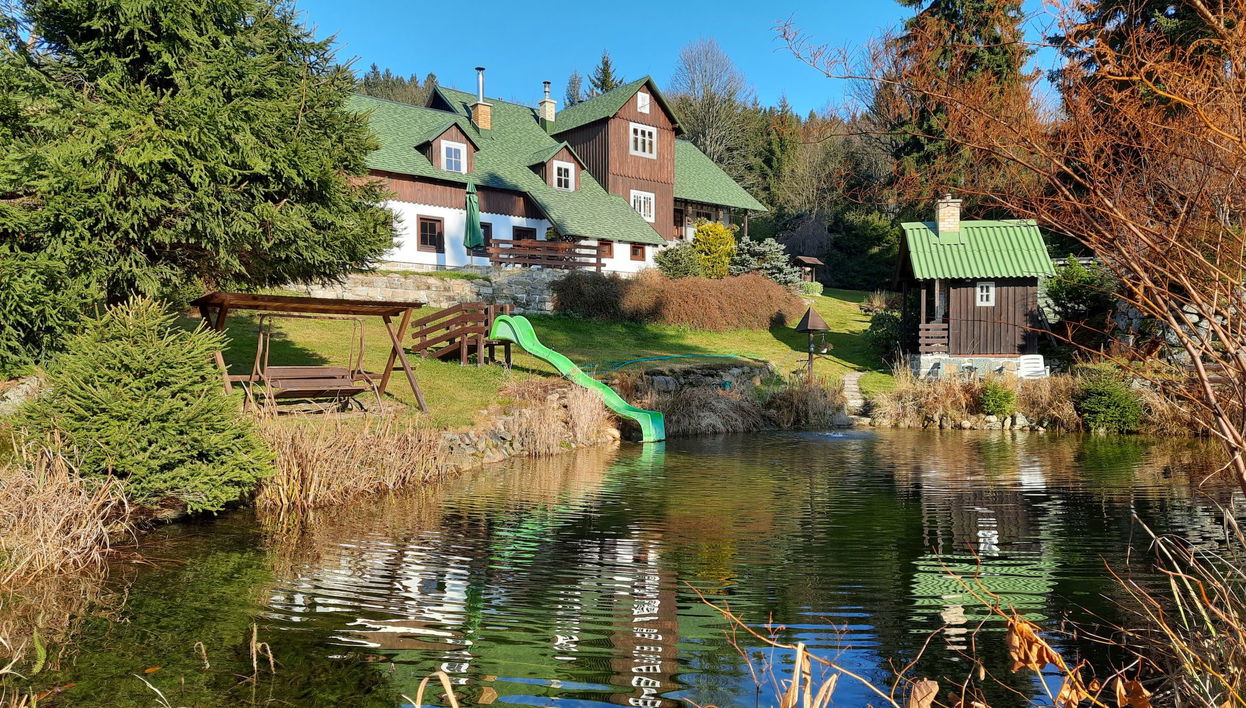 Casa de 4 quartos em Desná com jardim e sauna - Foto 1