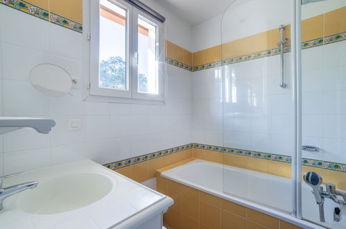 Foto 11 - Apartamento de 2 quartos em Grimaud com piscina e jardim