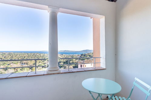 Foto 15 - Appartamento con 2 camere da letto a Grimaud con piscina e vista mare