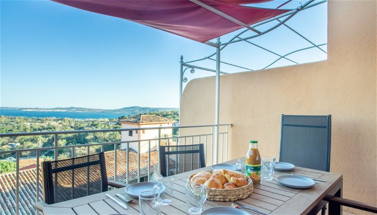 Photo 1 - 2 bedroom Apartment in Grimaud with swimming pool and sea view