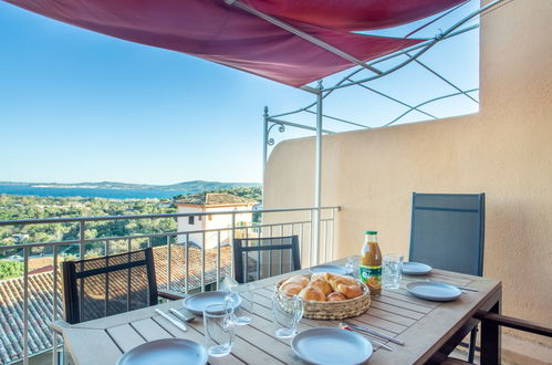 Photo 1 - Appartement de 2 chambres à Grimaud avec piscine et vues à la mer