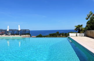Foto 1 - Apartamento de 1 habitación en Saint-Florent con piscina y vistas al mar
