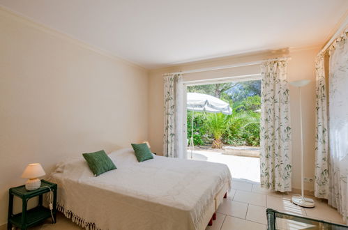 Foto 4 - Casa con 4 camere da letto a Fréjus con giardino e vista mare