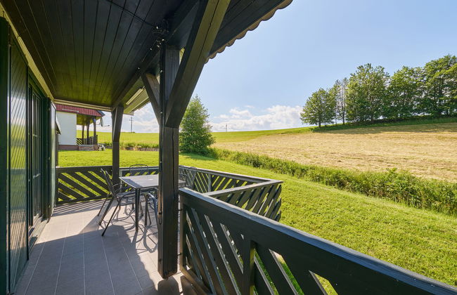 Casa de 3 quartos em Černý Důl com piscina e jardim - Foto 16