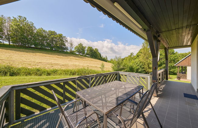 Casa de 3 quartos em Černý Důl com piscina e jardim - Foto 15