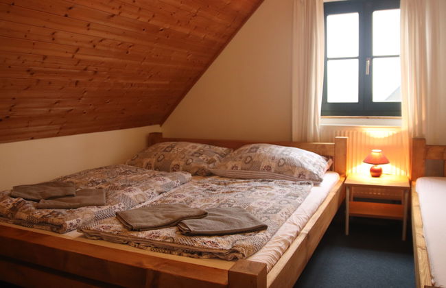 Casa de 3 quartos em Černý Důl com piscina e jardim - Foto 4