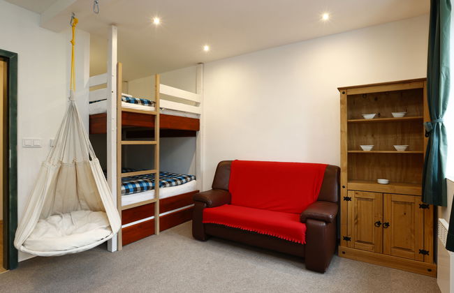 Apartamento de 1 quarto em Desná com jardim e banheira de hidromassagem - Foto 4