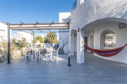 Photo 31 - Maison de 4 chambres à Castelló d'Empúries avec piscine privée et vues à la mer