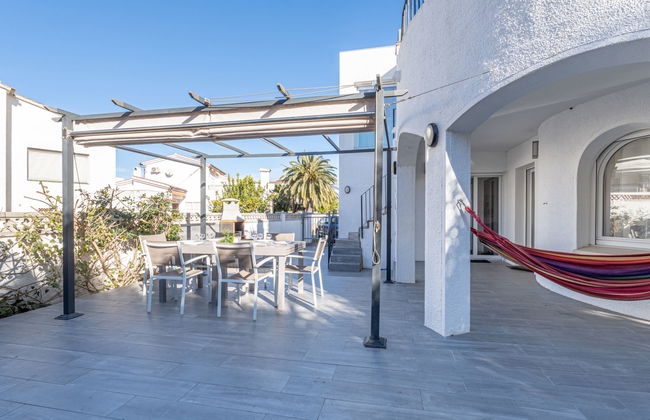 6 bedroom House in Castelló d'Empúries with private pool and garden - Photo 27