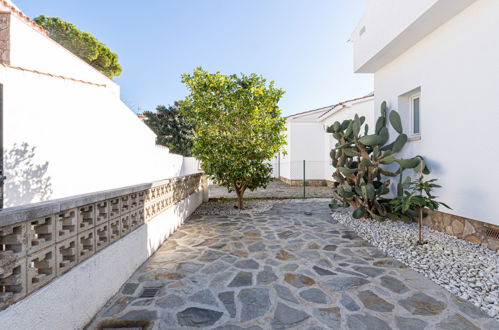 Foto 33 - Casa de 4 quartos em Castelló d'Empúries com piscina privada e jardim