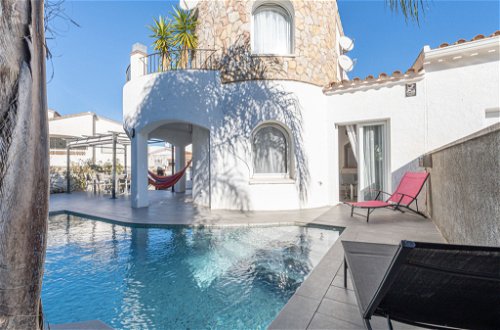 Foto 30 - Casa de 4 quartos em Castelló d'Empúries com piscina privada e vistas do mar