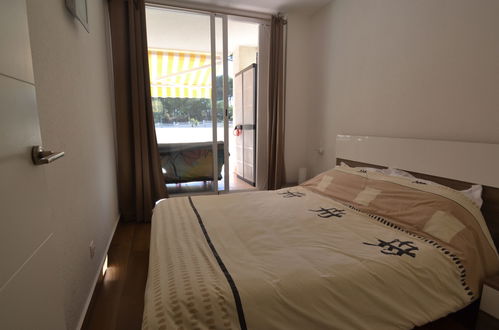 Foto 5 - Apartamento de 2 quartos em Salou com piscina e vistas do mar