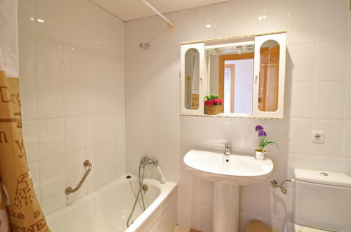 Foto 9 - Apartamento de 2 quartos em Calp com piscina e jardim