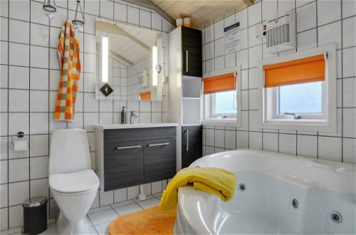 Foto 5 - Casa con 3 camere da letto a Bjert con terrazza e sauna