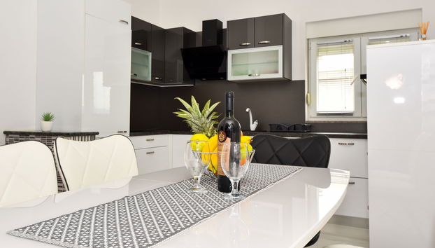 4 bedroom Apartment in Jasenice - Photo 4