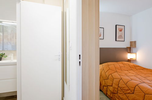 Foto 10 - Apartamento de 1 habitación en Sainte-Maxime con vistas al mar