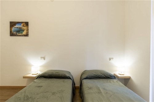Foto 18 - Appartamento con 2 camere da letto a Sanremo con vista mare