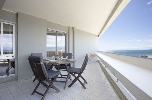 Photo 16 - 2 bedroom Apartment in Canet-en-Roussillon with garden and sea view