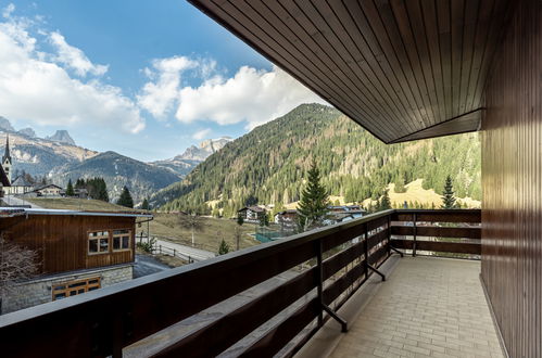 Foto 4 - Apartment mit 2 Schlafzimmern in Canazei mit whirlpool und blick auf die berge