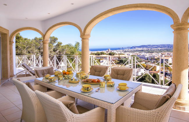 Casa de 4 quartos em Jávea com piscina privada e jardim - Foto 2