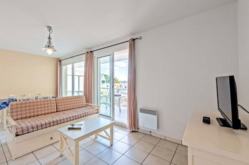 Photo 7 - 2 bedroom Apartment in Plougonvelin with swimming pool and garden