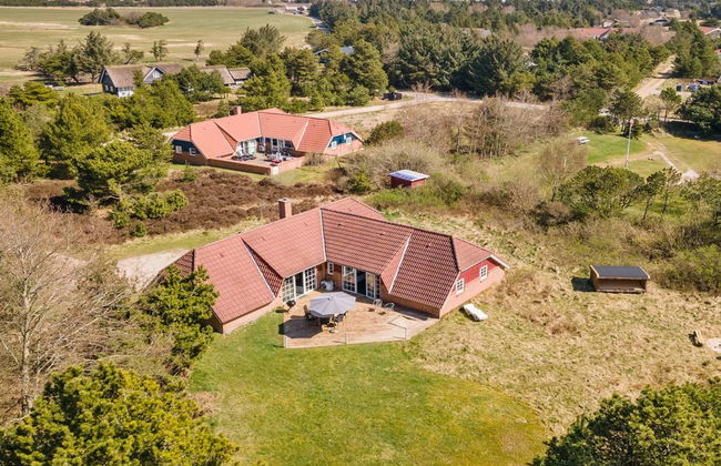 5 bedroom House in Sønderho with terrace and sauna - Photo 4