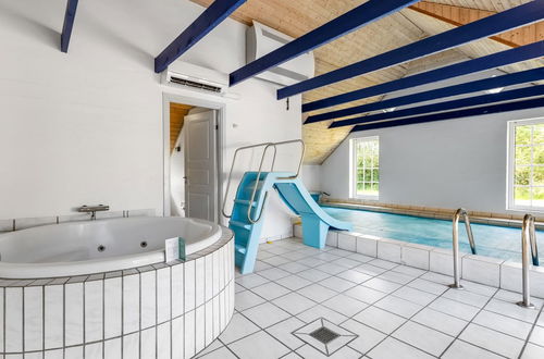 Foto 31 - Casa de 6 quartos em Ringkøbing com piscina privada e terraço