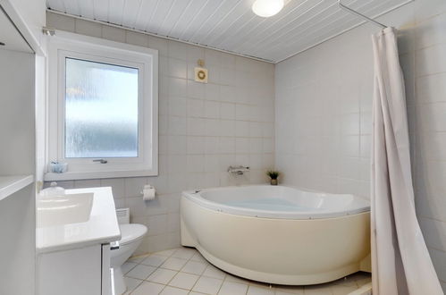 Photo 14 - 3 bedroom House in Hvide Sande with terrace and sauna