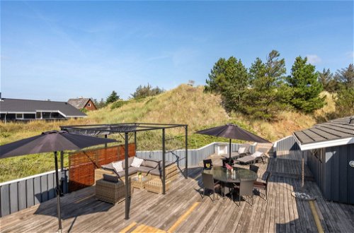 Photo 2 - Maison de 4 chambres à Blokhus avec terrasse et sauna