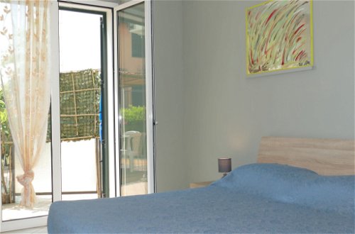 Foto 5 - Apartment mit 1 Schlafzimmer in Riva Ligure mit blick aufs meer