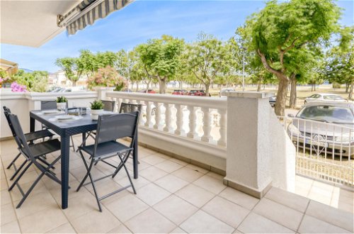 Foto 17 - Apartamento de 1 habitación en Castelló d'Empúries con terraza y vistas al mar