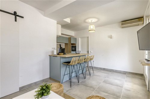 Foto 7 - Apartamento de 1 habitación en Castelló d'Empúries con terraza y vistas al mar