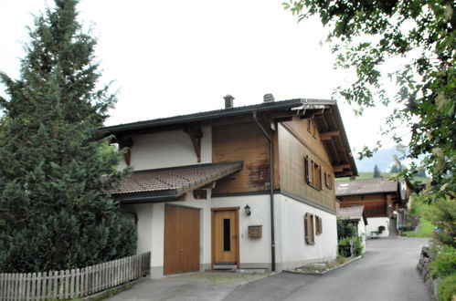 Foto 2 - Appartamento con 3 camere da letto a Adelboden con giardino