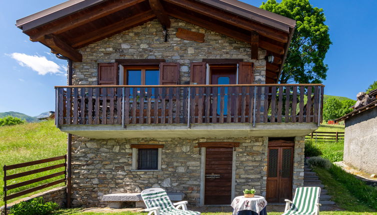 Photo 1 - Maison de 1 chambre à Peglio avec vues sur la montagne