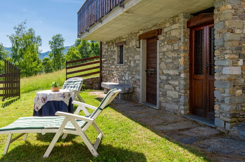 Photo 25 - Maison de 1 chambre à Peglio avec vues sur la montagne